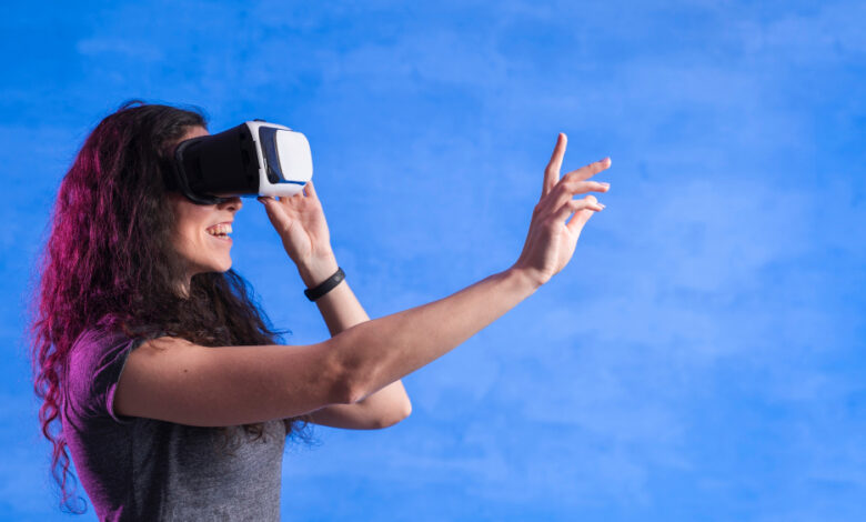 Visual representation of Facebook's AR ads for e-commerce within Reels.