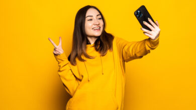 A visual representation of Snapchat’s programmatic AR ads designed for retailers, showcasing interactive features.