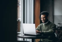 Google AdSense introduces collapsible anchor ads to enhance user experience and ad visibility.