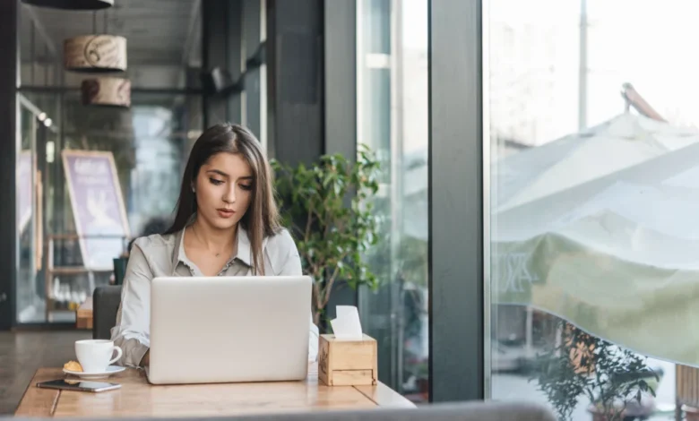 New LinkedIn feature for indicating volunteer availability, connecting users to nonprofit roles.