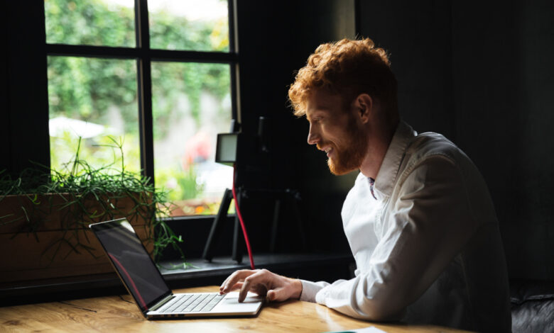 Graphic displaying new features of supplemental feed in Merchant Center