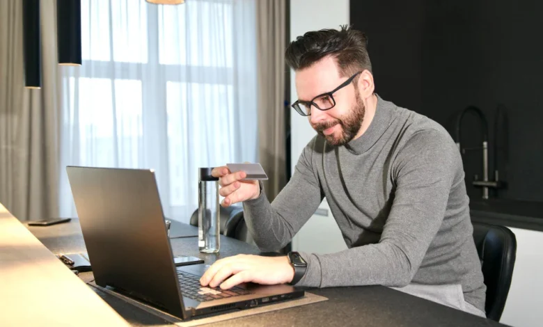 Google Ads outage disrupts campaigns and affects ad performance.