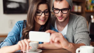 Google's 'People Also Search' feature in image results, showcasing related queries to enhance search exploration.