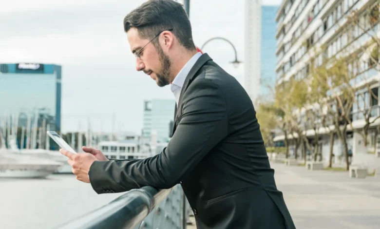 Google Search tests arrow buttons by title links & sitelinks for enhanced navigation.