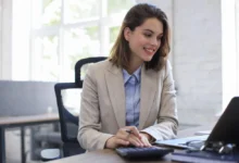 Google tests arrow buttons next to title links and sitelinks for enhanced navigation