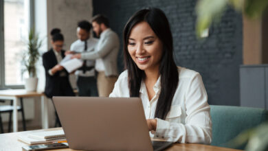 LinkedIn Sales Navigator dashboard with AI tools highlighted for enhanced sales productivity.