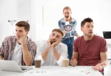 LinkedIn interface showing tips for effective posting, highlighting do’s and don’ts for professional content.