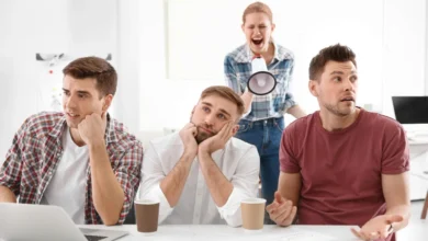 LinkedIn interface showing tips for effective posting, highlighting do’s and don’ts for professional content.