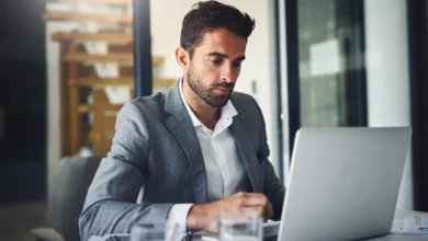 LinkedIn infographic offering tips for creating engaging short-form video content for professional audiences.