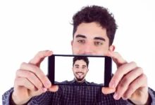 Pinch to zoom feature displayed on a video interface on X (formerly Twitter).