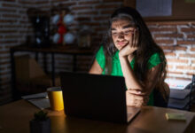 Facebook introduces AI-driven ad copy suggestions for improved ad performance.