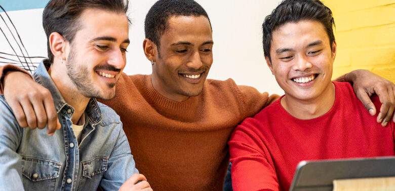 Facebook Messenger introduces AI chat assistants for enhanced user experience.