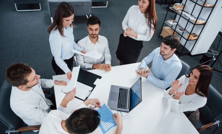 Pinterest introduces Social Proof Widgets for Shop Pins, enhancing product visibility with user-generated content like reviews and images.