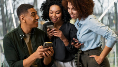 Pinterest tests video collages in Idea Pins to enhance creative content and user engagement.