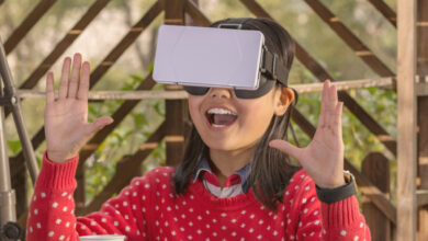 Snapchat AR shopping features with virtual try-on and catalog lenses