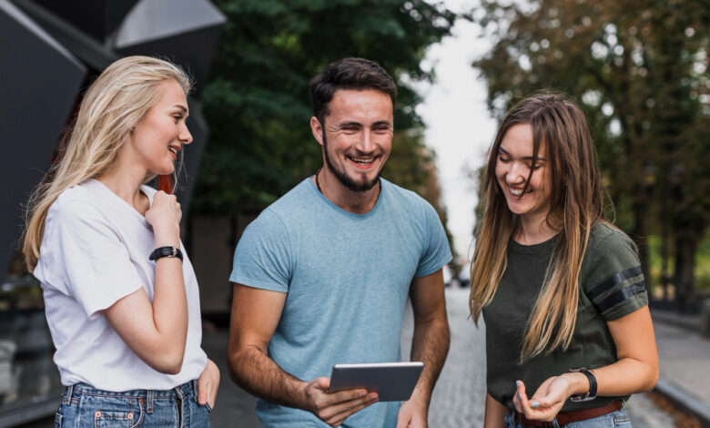 Google Ads auto-generated ad variants for better ad customization.