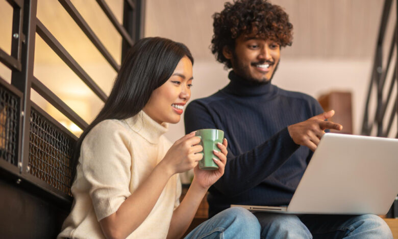 AI-generated job post summaries on LinkedIn interface