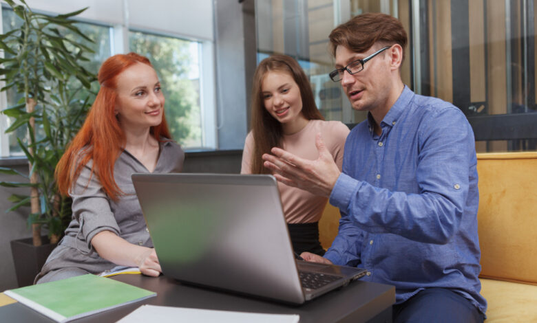 LinkedIn introduces new job posting features for recruiters and job seekers.