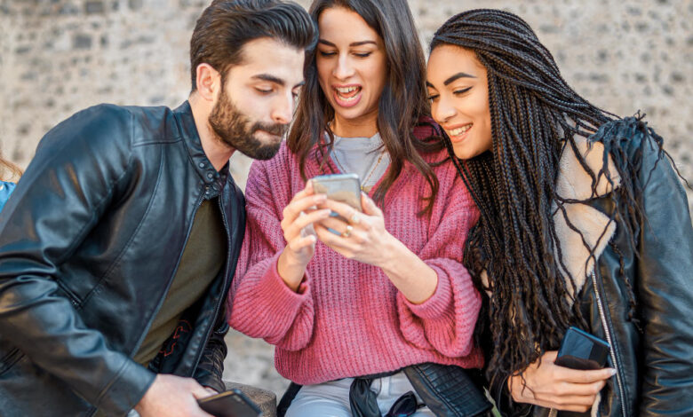 Snapchat introduces customizable filters for events.