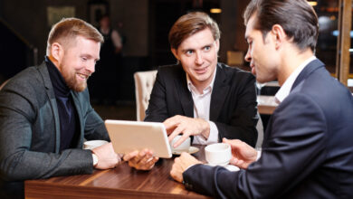 LinkedIn AI-powered content suggestions enhancing engagement.