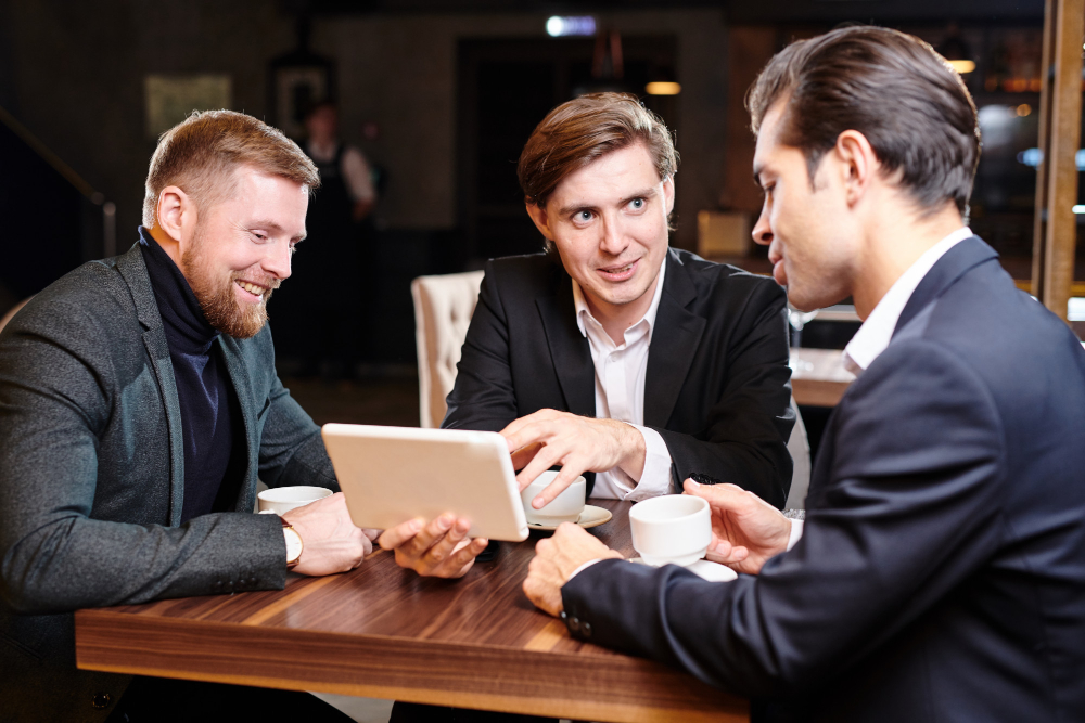 LinkedIn AI-powered content suggestions enhancing engagement.