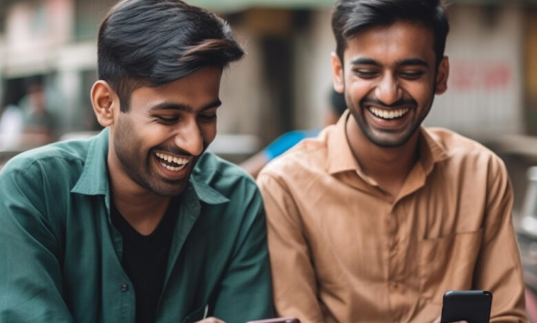 Snapchat expands its Spotlight feature to the web, allowing users to browse and engage with short-form content without a Snapchat account.