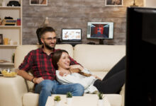 YouTube viewing shift from mobile devices to TV screens in the US.