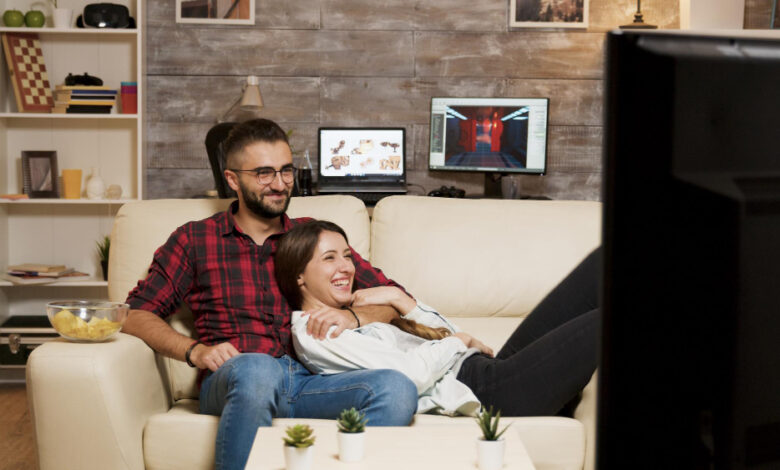 YouTube viewing shift from mobile devices to TV screens in the US.