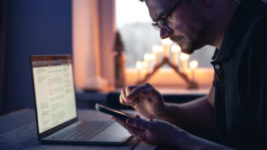 A marketer using HubSpot's email editor to create a personalized campaign using CRM data and smart content rules