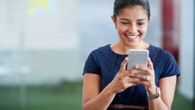 Twitter image carousel ad with swipeable cards