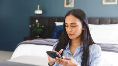 Twitter Spaces scheduling feature showing host setting date and time