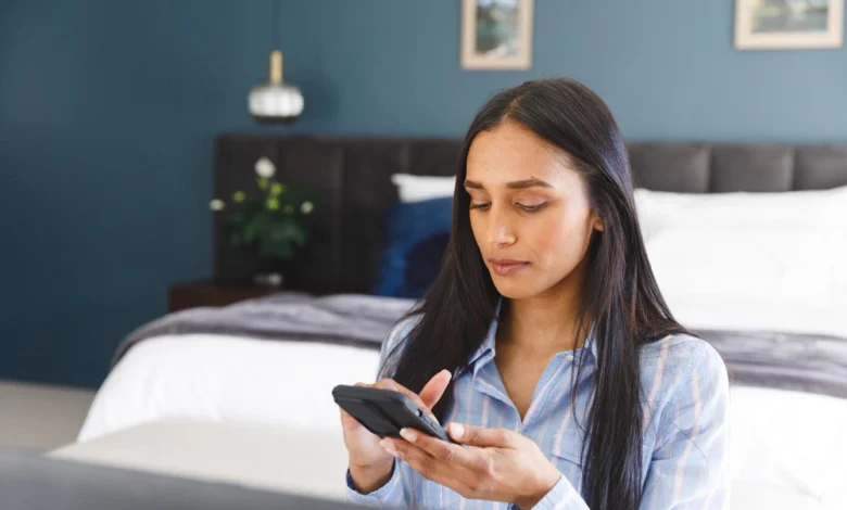 Twitter Spaces scheduling feature showing host setting date and time